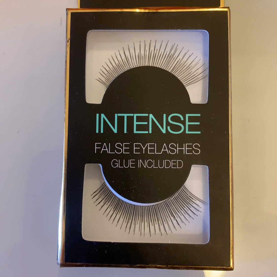 False eyelashes  - 90