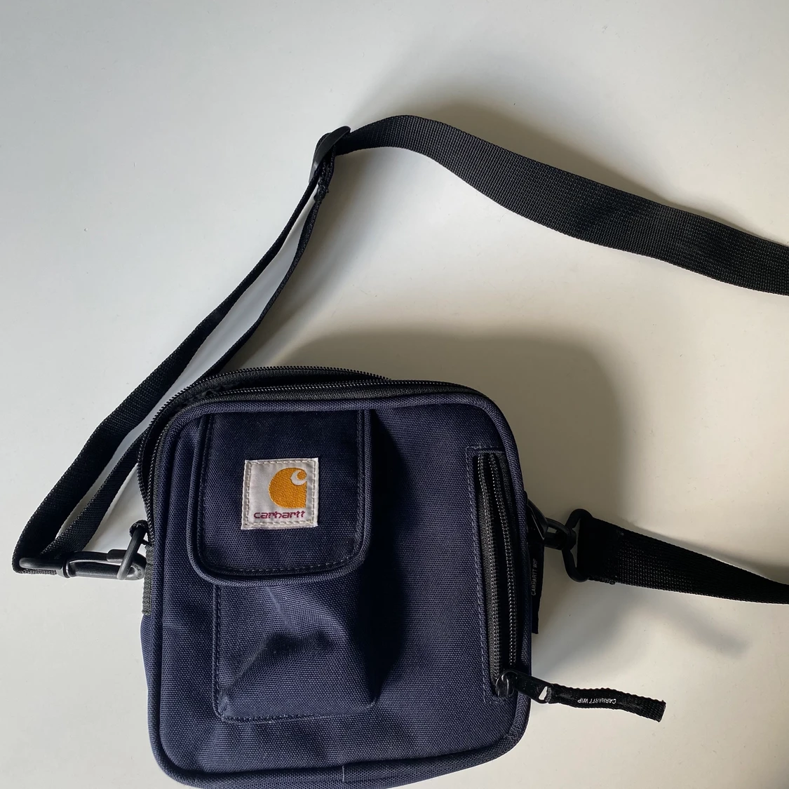 Carhartt väska marinblå