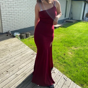 Balklänning storlek 36 - Balklänning från bubbelroom i storlek 36 bara använd 1 gång för typ ett år sedan