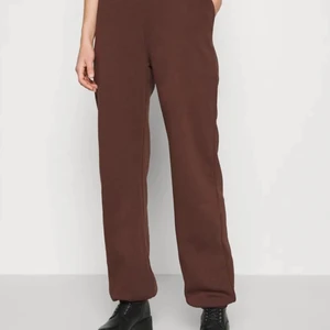 Bruna mjukis - Storlek S/M. Använda 3-5 gånger så knappt använda. 