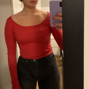 Tröja ifrån NAKD - Oanvänd tröja ifrån NAKD i strl M, endast tagit av prislapp. Köparen står frakten❤️