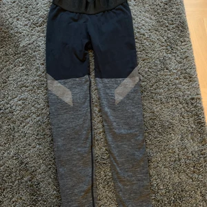 Träningsset ifrån hm - Gulliga oanvända träningskläder ifrån hm! Strl s, frakt tillkommer💕