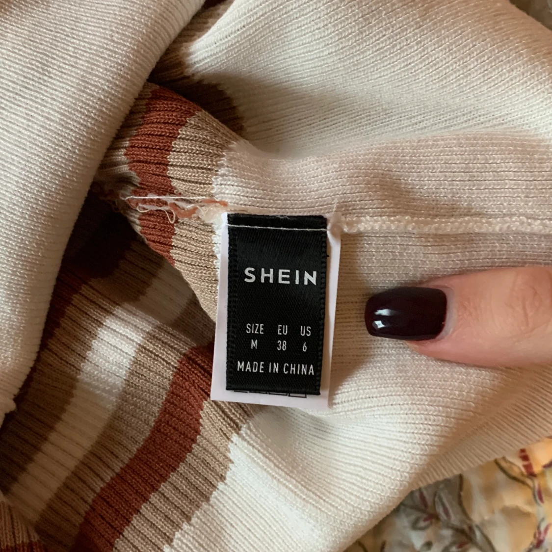 Randig väst-topp i bruna nyanser - 91