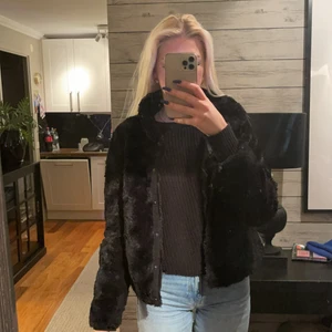 Päls jacka - Så snygg jacka med bra skick, använd fåtal gånger.