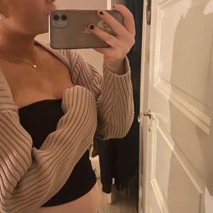 Kort kofta / bolero - Från Hm storlek S-M i en ljus viol lila/rosa färg💜