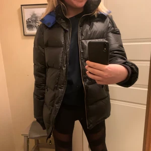 Vinterjacka från the stray boys strl s - Säljer denna snygga vinterjacka med luva från the stray boys i strl s! Supersnygg och oversize så passar även m-l🙏🙏