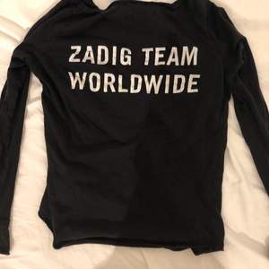 Säljer min älskade Zadig Voltaire tröja. Tror inte den säljs längre och den är i mycket bra skick!