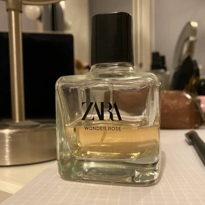 Zara wonder rose - 100ml, tröttnat, lite mindre än halva 