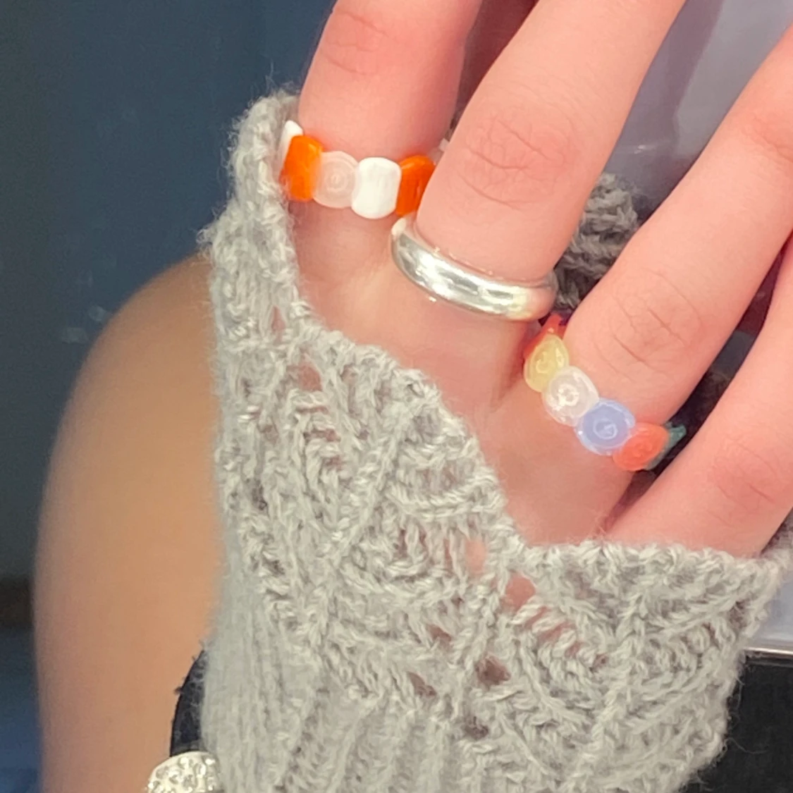 Egengjorda färgglada ringar