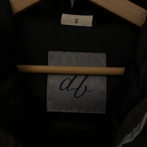 D Brand jacka Strl. S - Varm och snygg vinterjacka från D Brand (bubbelroom). Ordinarie pris 2000kr. 