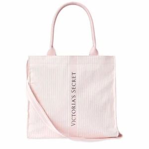 Victorias Secret väska - Den är i bra skick använd en gång vid fler bilder skicka DM. 💓