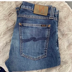 Lågmidjade jeans - Lågmidjade jeans från Nudie, väldigt snygga men säljer pga. fel passform för mig tyvärr! 💗 Skriv privat för fler bilder etc