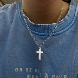 Handgjort halsband  - GRATIS FRAKT😇 @bladhsmycken på Instagram