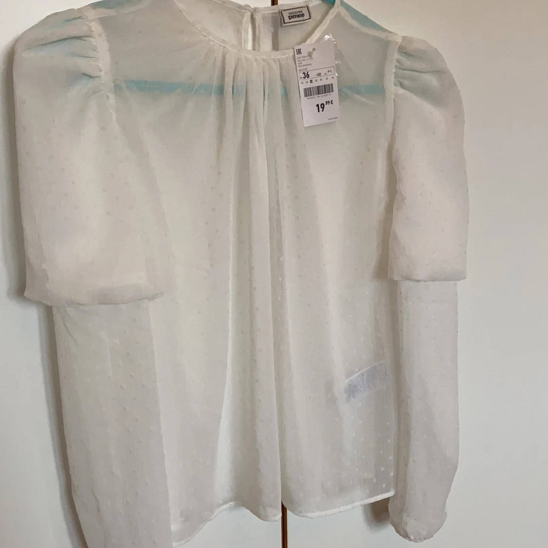 Oanvänd blus i strl 36