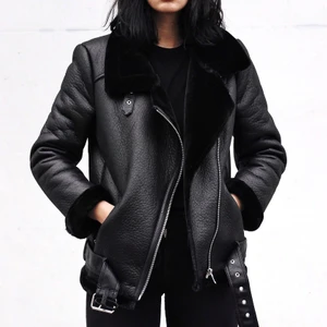 ZARA biker jacka - Jacka från ZARA i storlek M. Använd men bra skick 😊  möts upp i Malmö, annars står köparen för frakt! (första bilden är lånad)