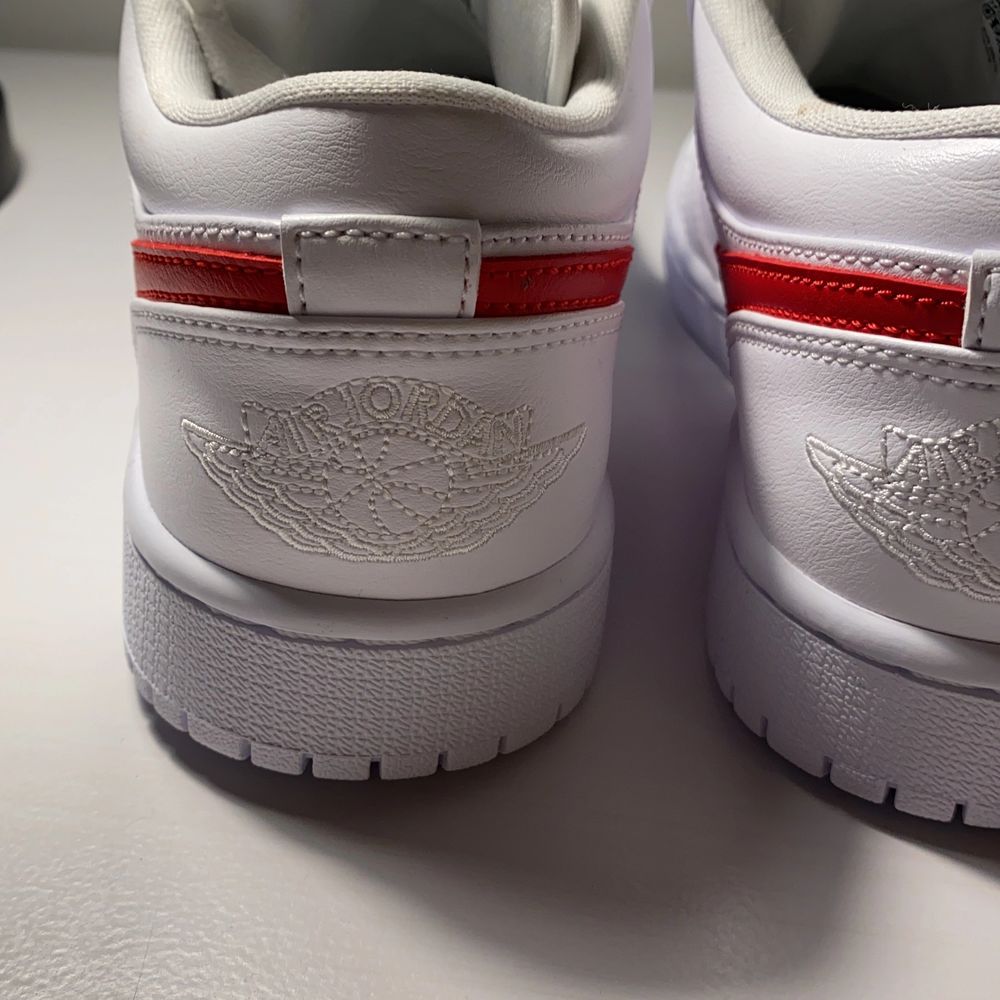 Air Jordan Low strl 38,5 | Plick Second Hand