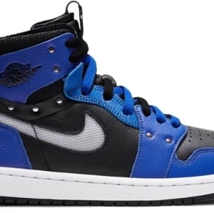 Jordan 1 high  - Säljer min anordnas då jag beställde de i fel storlek, de är helt nya aldrig använda. De är äkta. För mer info kontakta mig