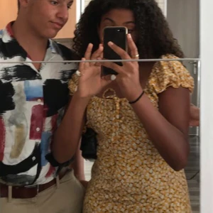 Sommarklänning🧘‍♀️🌸☀️🏝 - Supersöt klänning köpt i Barcelona, passar även storlek S. Lite kort på mig som är ca 171🧘‍♀️🌸