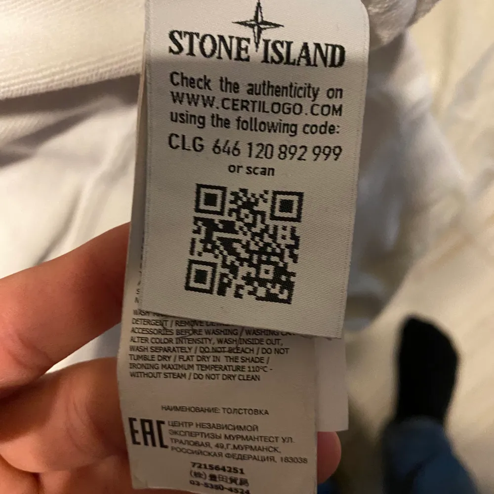 Säljer en fräsch Stone island zip hoodie i bra skick 9/10, använd max 5 ggr Stl S köpt för 3000, jag säljer den för 2000 men kan bli billigare vid snabb affär . Hoodies.