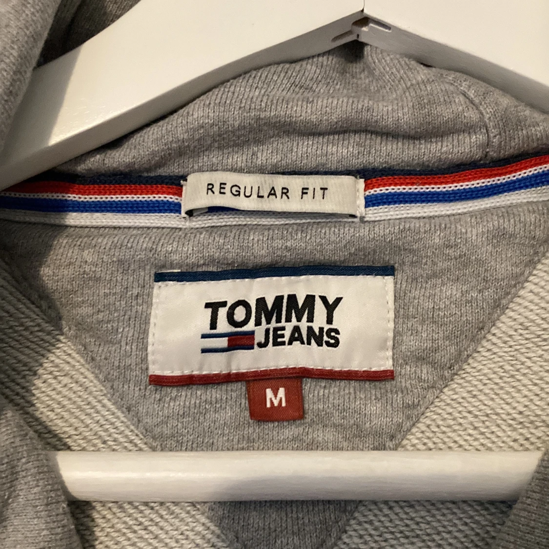 Tommy jeans hoddie storlek M - 90