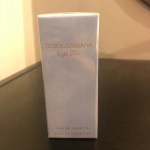 DG parfym - Oöppnad dolce and Gabbana Light blue parfym. Kan tänka mig att sälja för 350kr vid snabb affär!
