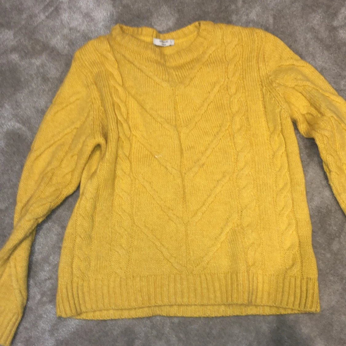Gul tröja - 91