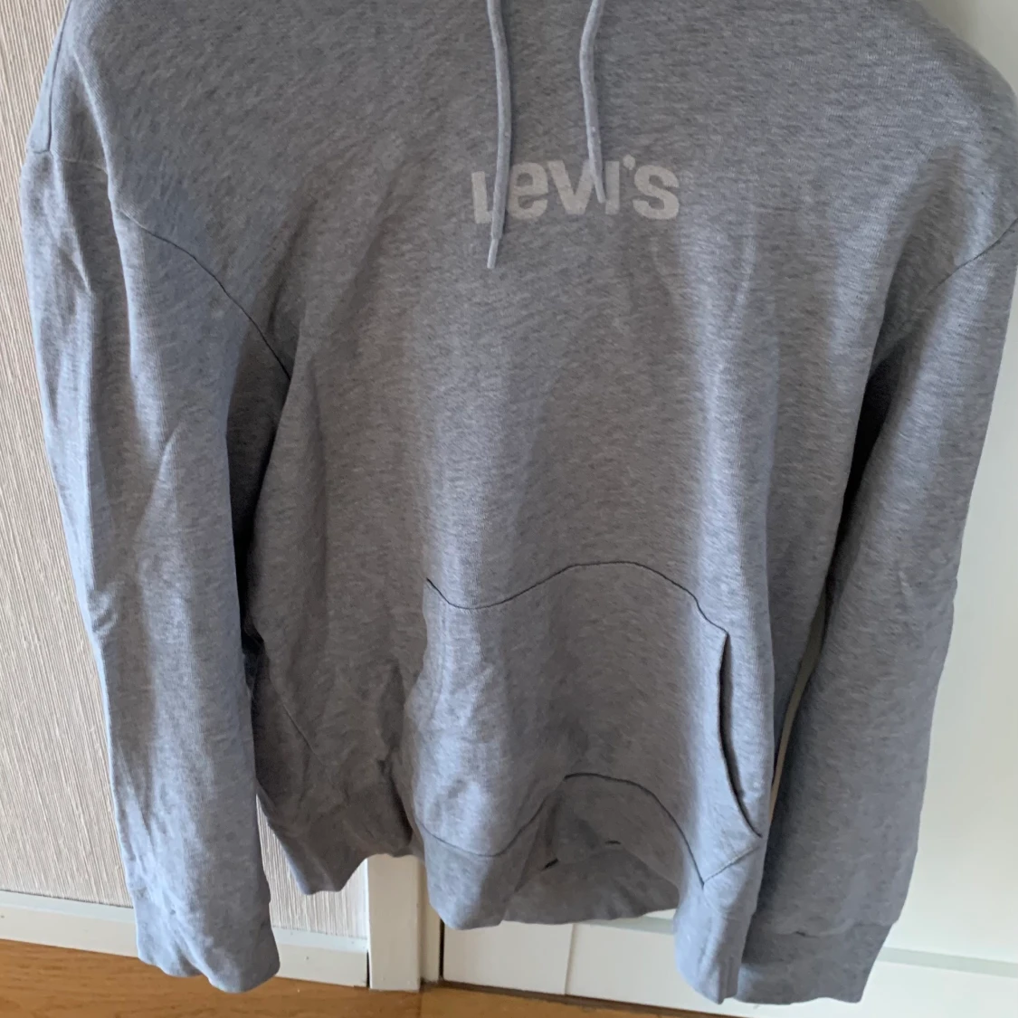 Levis grey hoodie - 90