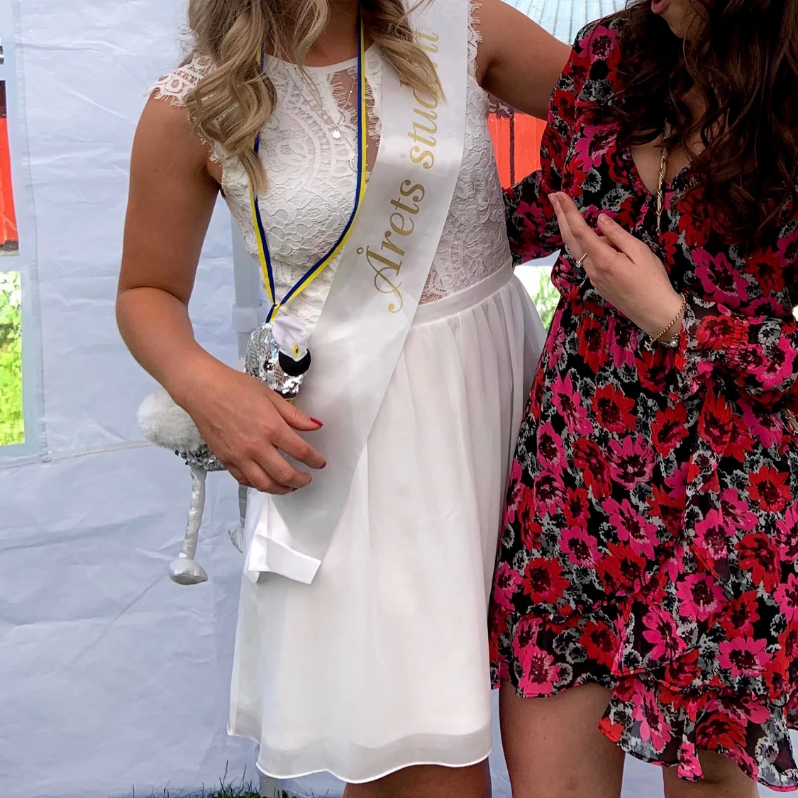 Student klĂ€nning đ„