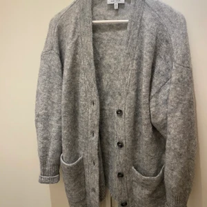 Mysig grå kofta & Other Stories - Passar XS - M