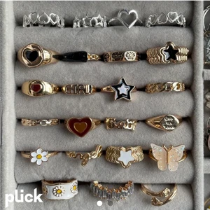 Trendiga ringar - Säljer ringar ❤️‍🔥❤️‍🔥 1 för 25, 2 för 45, 3 för 60 kr + frakt 15 Storlek 1.7-1.9 cm i diameter, vissa även justerbara Finns ca 3 på lager av varje sort,  SKRIV VID INTRESSE <3