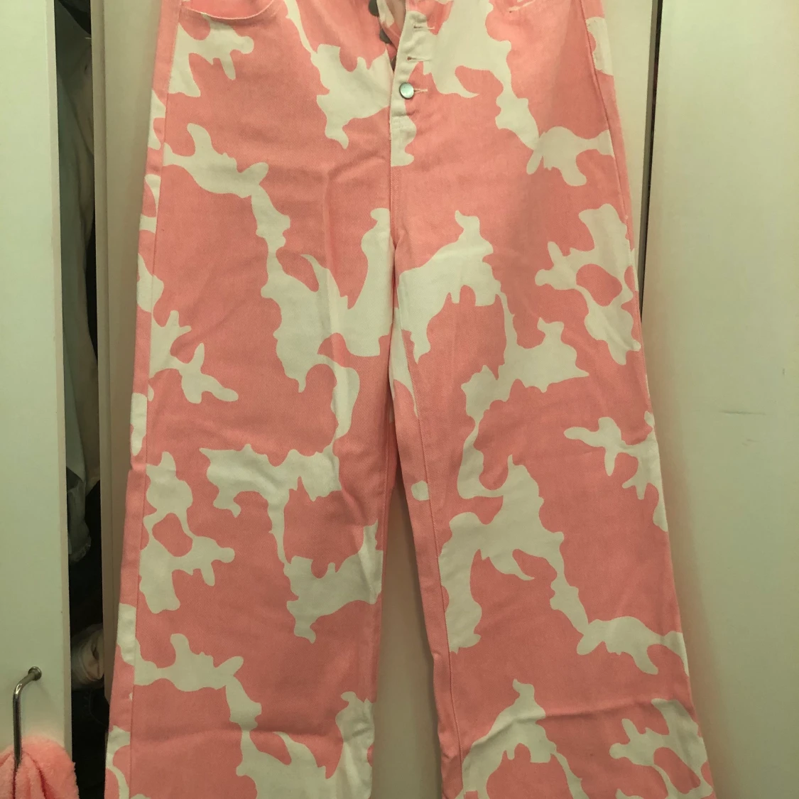Cow print rosa jeans, Wide leg Strl L