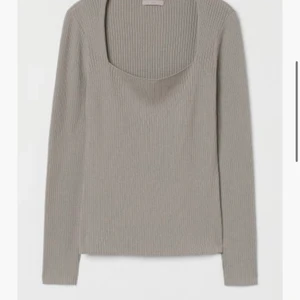 Tröja från hm - Använd två ggr, säljer pga att den är för stor💕