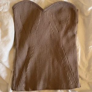 Bandeu  - Oanvänd, från ginatricot. 