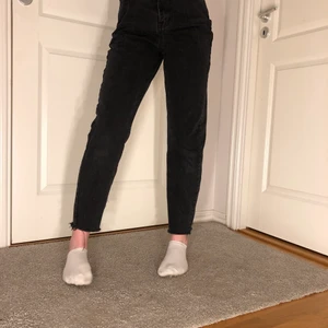 SHEIN jeans storlek S - Stilrena och bekväma jeans 
