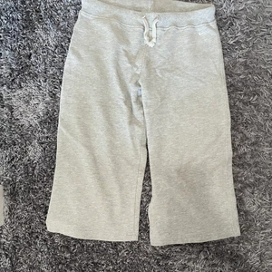 Nike shorts  - Nike shorts storlek M. Lite mindre i storleken så skulle säga att de passar S 