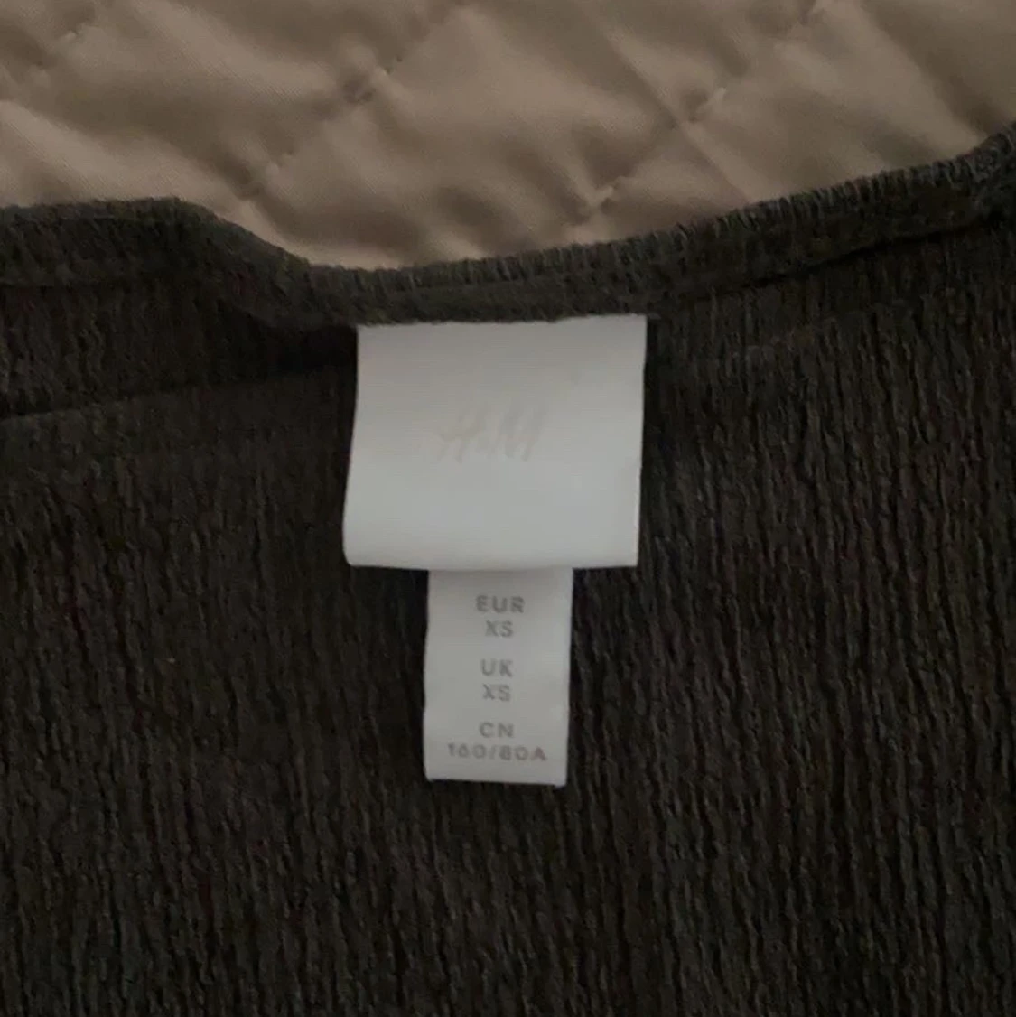 Topp med puffiga armar  - 91