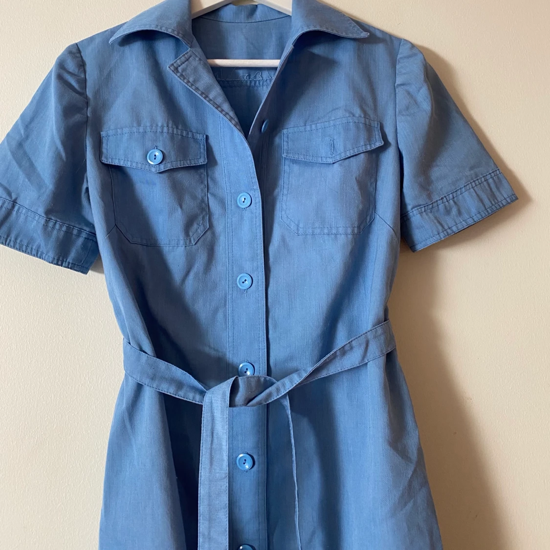 Skit gullig klänning  - 90