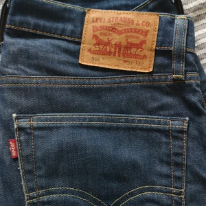 Levis jeans - Skit snygga levis 208..sitter jätte bra på