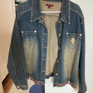 Jeansjacka  - Strl L från la paz jeans . 