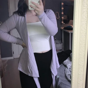 Tröja - En tvär snygg tröja elr va man kallar de hehe, Man kan ha den lite hur man vill, jätte skönt material verkligen🥰