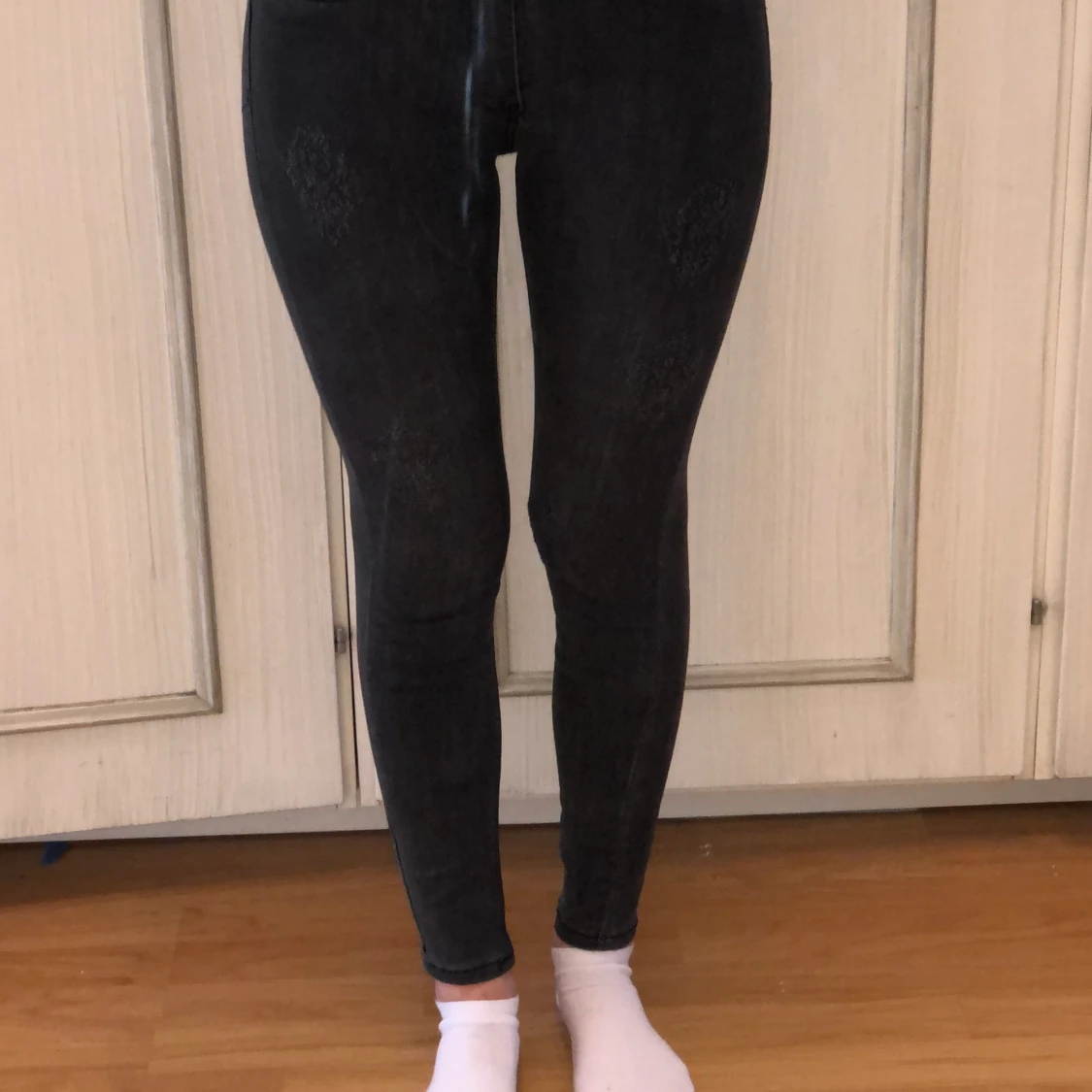 Skinny jeans låg midja, storlek xs - 90