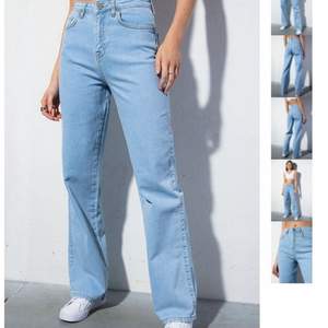Superfina ljusblåa jeans från Madlady som jag säljer för att dem inte kommer till användning. Dem är i storlek 36 och väldigt bra skick. Köpta för 549kr och säljer för 300kr+frakt. Kan även mötas upp i Jönköping.