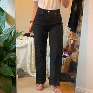 High waist utsvängda jeans från lager 157, strl M