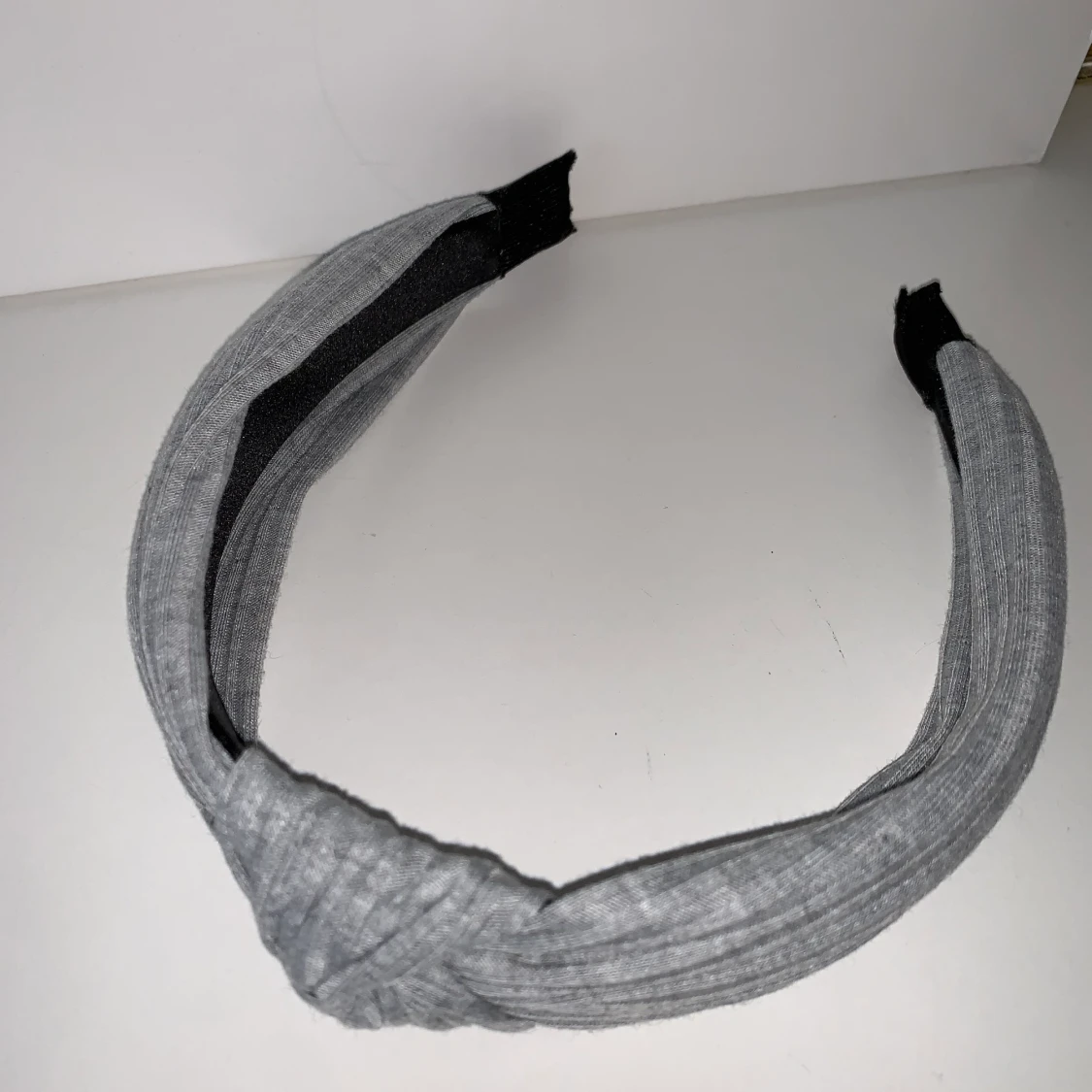 Grått diadem/hårband  - 91