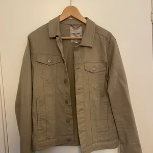 Jeans jacka, Jack & Jones  - Jacka från Jack & Jones, skick 10/10, storlek S