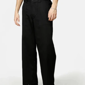 Poetic Collective Chinos - Säljer mina Poetic Collective Chinos för att jag inte får så mycket användning utav dom. Skicket är 8/10 och de går för 800kr nypris