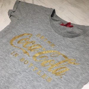 Coca cola t-shirt - Drink Coca Cola in bottles 🥤
