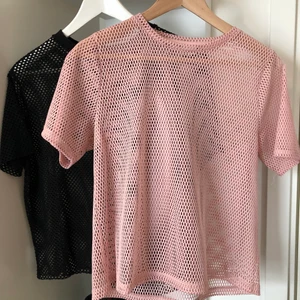 Fishnet T-shirts  - Boxig modell, ena svart andra vintage rosa. 
