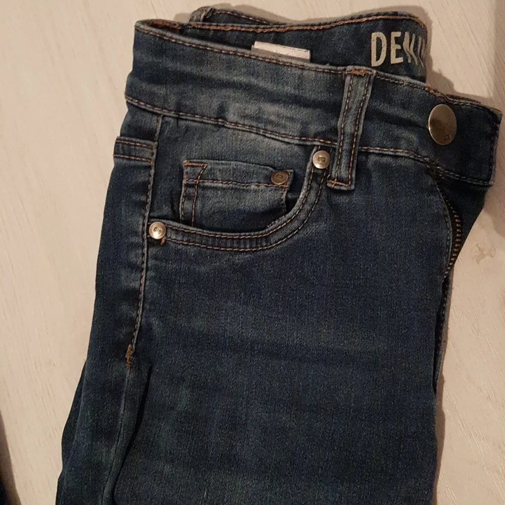 🌸Perfekta jeans för dig med lite längre ben.               . Jeans & Byxor.