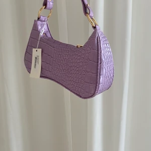 NELLY TREND VÄSKA  - Oanvänd väska 